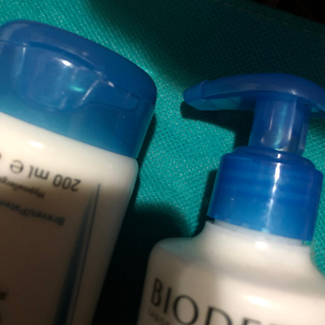 BIODERMA(ビオデルマ)の《未使用》ビオデルマ アトデルム クリーム D  2点セット コスメ/美容のボディケア(ボディクリーム)の商品写真