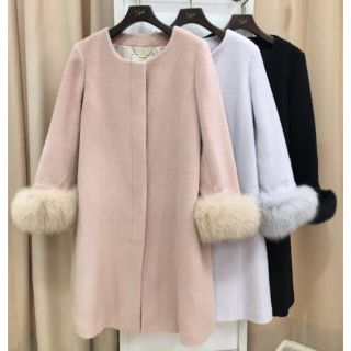 ノエラ(Noela)の【美品】Noela♡袖ボリュームファー付きノーカラーコート(ロングコート)