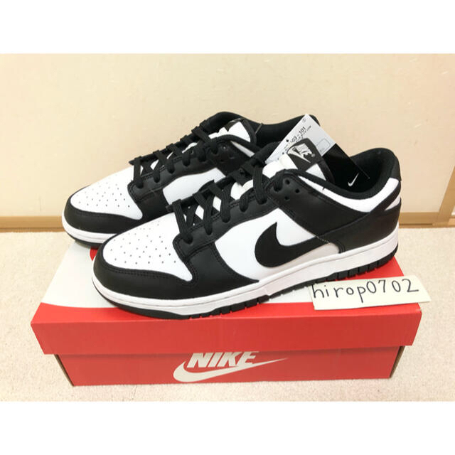 NIKE(ナイキ)のNIKE WMNS DUNK LOW WHITE BLACK メンズの靴/シューズ(スニーカー)の商品写真