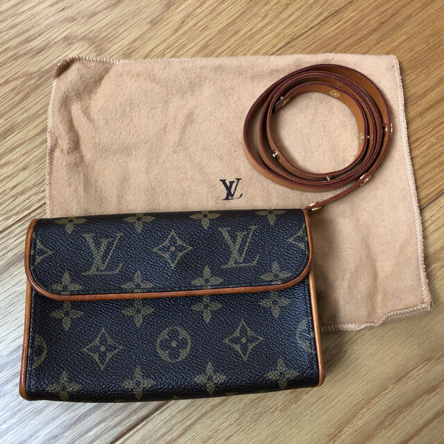 LOUIS VUITTON(ルイヴィトン)のランラン`s様専用LOUISVUITTON フロランティーヌ　ウエストポーチ　 レディースのバッグ(ボディバッグ/ウエストポーチ)の商品写真