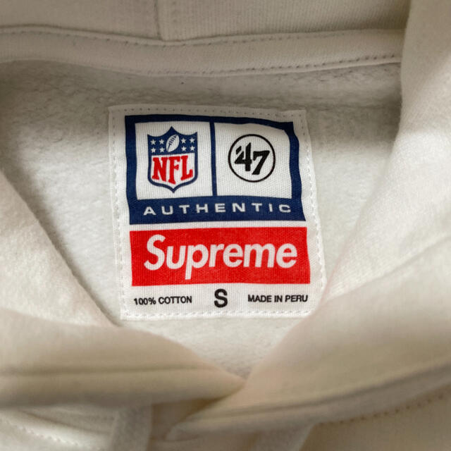 Supreme(シュプリーム)のシュプリーム NFL Riders 47 Hooded Sweatshirt メンズのトップス(パーカー)の商品写真