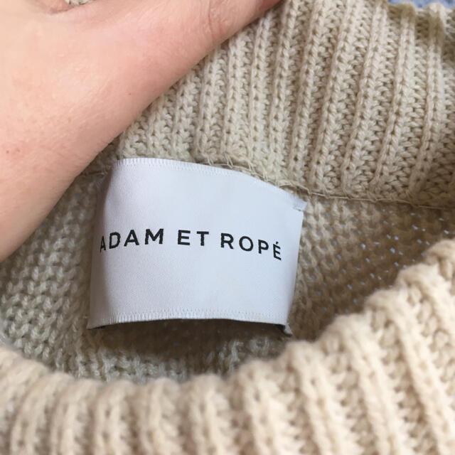 Adam et Rope'(アダムエロぺ)のアダムエロペ ニット オフホワイト ベージュ ハイネック レディースのトップス(ニット/セーター)の商品写真