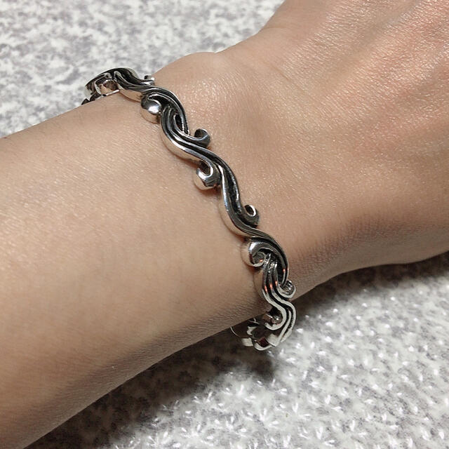 美品★シルバー925 silver製 ブレスレット バングル 唐草模様  レディースのアクセサリー(ブレスレット/バングル)の商品写真