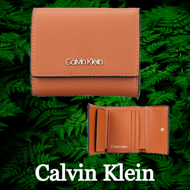 Calvin Klein(カルバンクライン)の☆SALE★【Calvin Klein】ロゴ　折りたたみ財布 レディースのファッション小物(財布)の商品写真