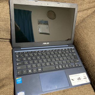 エイスース(ASUS)のノートパソコン　ASUS 64GB(ノートPC)