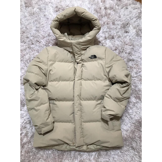 THE NORTH FACE(ザノースフェイス)の完売品♡ノースフェイス ダウン キッズ 160 ベージュ レディースS レディースのジャケット/アウター(ダウンジャケット)の商品写真