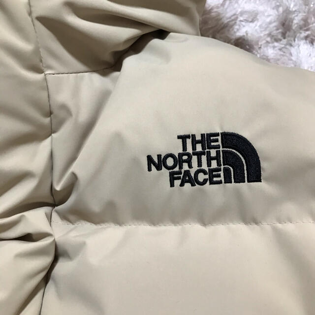 THE NORTH FACE(ザノースフェイス)の完売品♡ノースフェイス ダウン キッズ 160 ベージュ レディースS レディースのジャケット/アウター(ダウンジャケット)の商品写真
