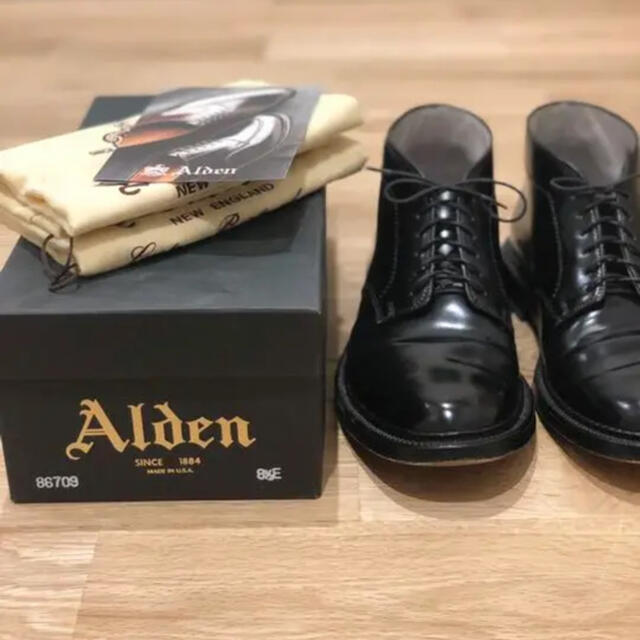 値下げ　オールデン　Alden  6 1/2 D コードバンチャッカーブーツ