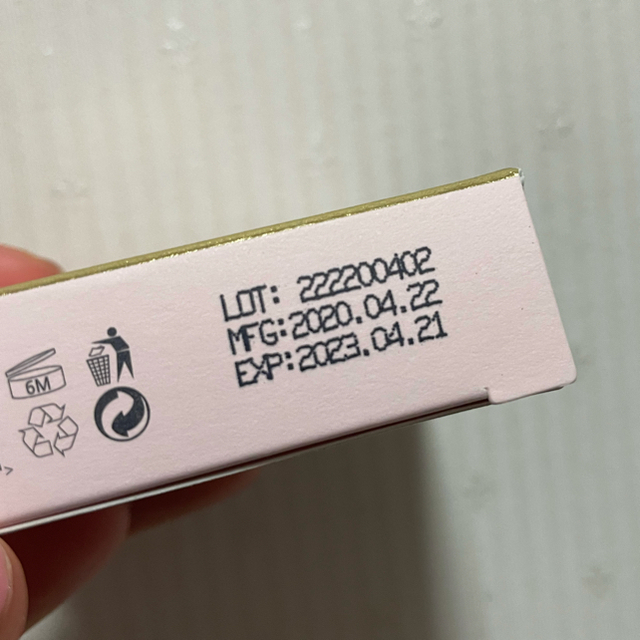 Cosme Kitchen(コスメキッチン)のFEMMUE ファミュ エバーグロウクッション　SPF23 PA++ コスメ/美容のベースメイク/化粧品(ファンデーション)の商品写真