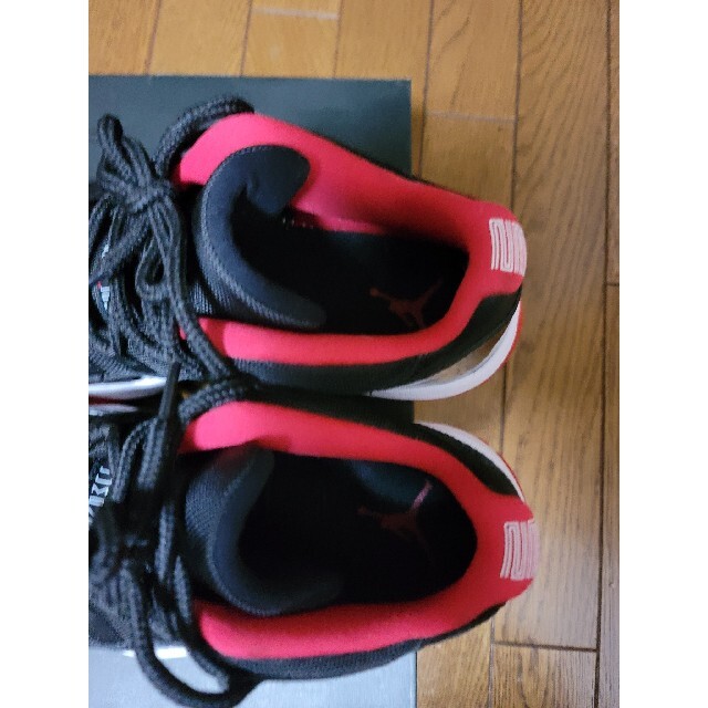 NIKE(ナイキ)のAIR JORDAN 11 RETRO LOW bred 28cm 黒タグ付 メンズの靴/シューズ(スニーカー)の商品写真