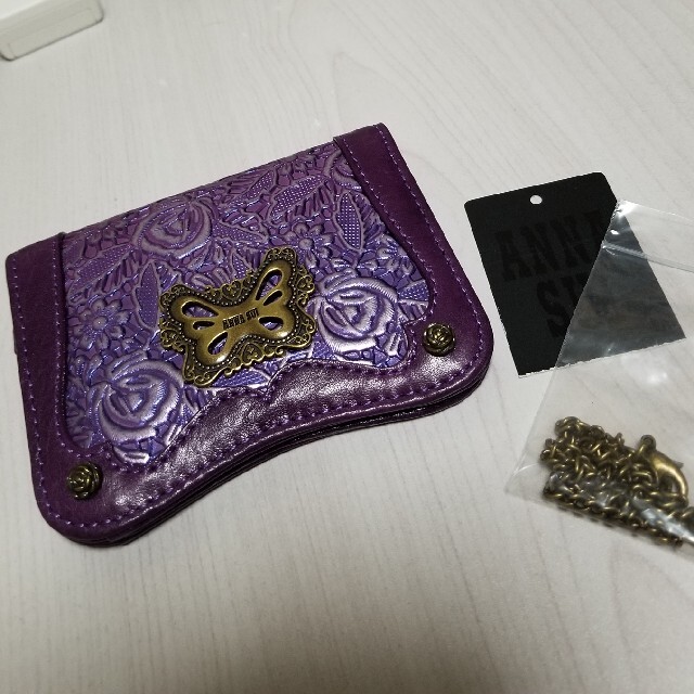 ANNA SUI(アナスイ)のお値下げしました！ANNA SUI　アナスイ　パスケース　パープル　新品未使用 レディースのファッション小物(パスケース/IDカードホルダー)の商品写真