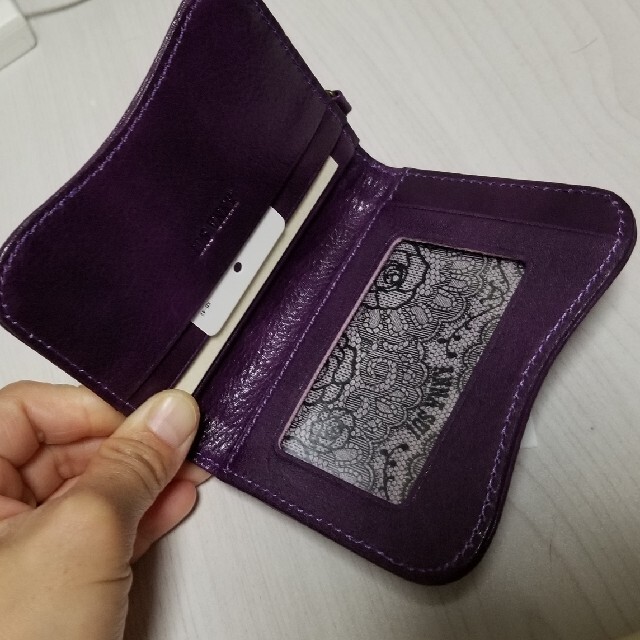 ANNA SUI(アナスイ)のお値下げしました！ANNA SUI　アナスイ　パスケース　パープル　新品未使用 レディースのファッション小物(パスケース/IDカードホルダー)の商品写真