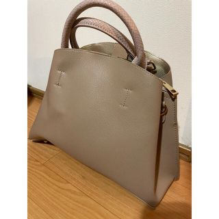 ザラ(ZARA)のベージュ　トートバッグ　(トートバッグ)