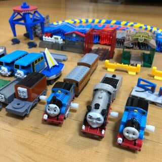 タカラトミーアーツ(T-ARTS)のカプセルプラレール  トーマス(電車のおもちゃ/車)