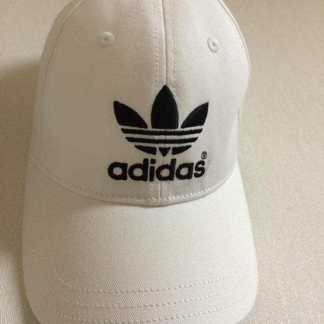 adidas(アディダス)のアディダスキャップ レディースの帽子(キャップ)の商品写真