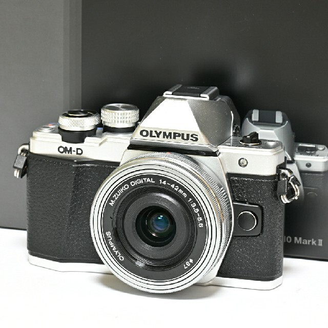 【OLYMPUS】極美品★Wi-Fi搭載！E-M10 MarkⅡレンズキット