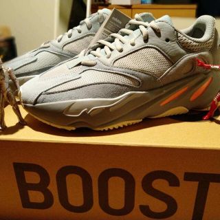 アディダス(adidas)のYeezy boost 700 inertia イナーシャ(スニーカー)