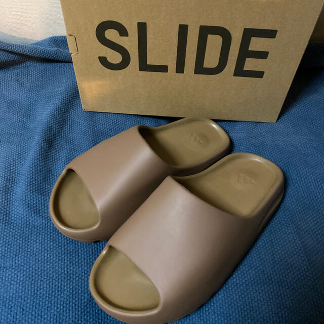 adidas(アディダス)のYeezy Slide core メンズの靴/シューズ(サンダル)の商品写真