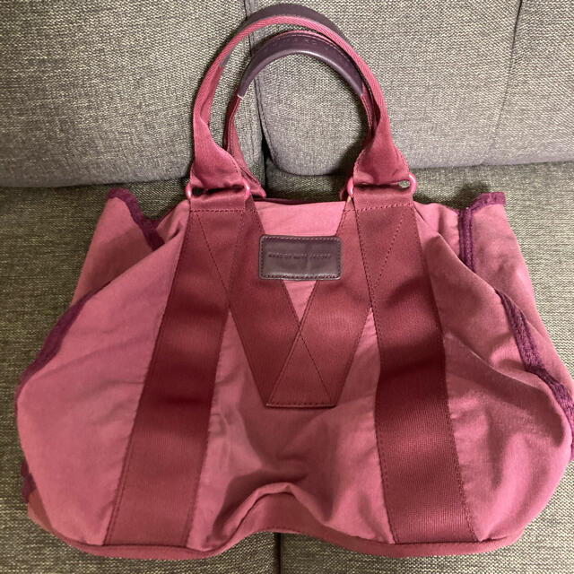 MARC BY MARC JACOBS(マークバイマークジェイコブス)のマークバイマークジェイコブス　マークジェイコブス　トート レディースのバッグ(トートバッグ)の商品写真