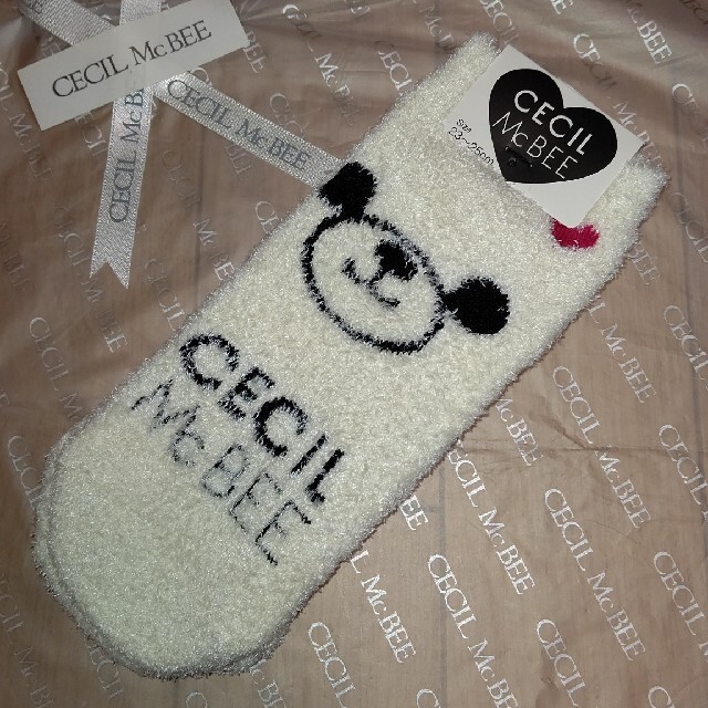 CECIL McBEE(セシルマクビー)の新品☆CECIL McBEE ふわもこソックス  オフホワイト レディースのレッグウェア(ソックス)の商品写真