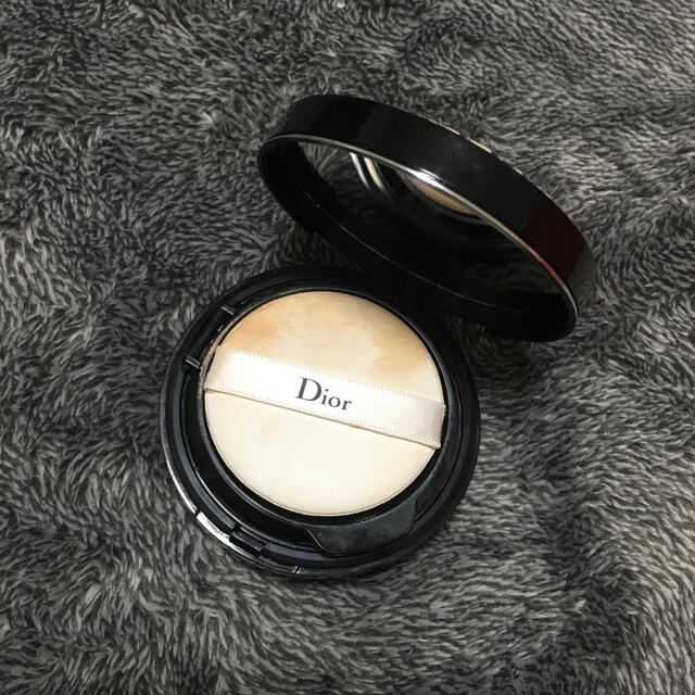 Dior(ディオール)のDIOR限定ファンデーションのコンパクトのみ コスメ/美容のベースメイク/化粧品(ファンデーション)の商品写真