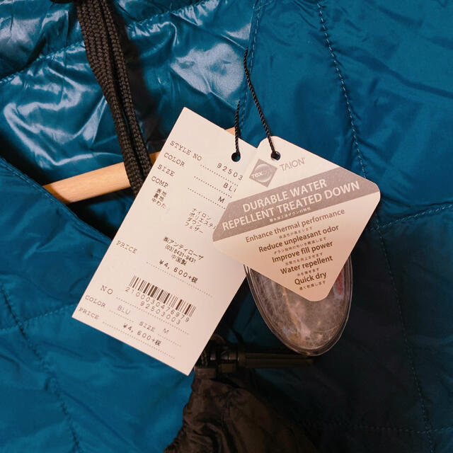 ｟新品未使用タグ付き｠TAION Vネック長袖インナーダウン レディースのジャケット/アウター(ダウンベスト)の商品写真