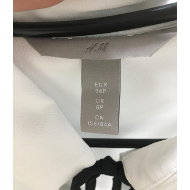H&M(エイチアンドエム)のH&Mリボンブラウス レディースのトップス(シャツ/ブラウス(長袖/七分))の商品写真