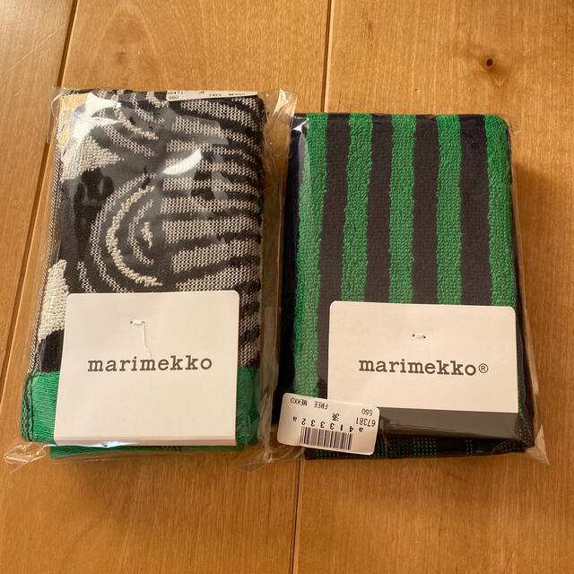 marimekko(マリメッコ)の新品　マリメッコ　ハンカチ　ハンドタオル　2枚セット レディースのファッション小物(ハンカチ)の商品写真