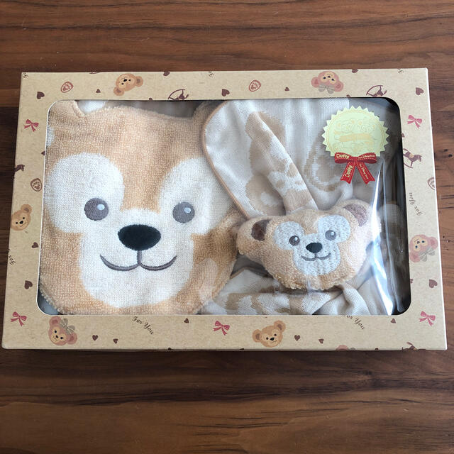 Disney(ディズニー)のDuffy スタイ・ラトル・ガーゼハンカチ　セット キッズ/ベビー/マタニティのこども用ファッション小物(ベビースタイ/よだれかけ)の商品写真