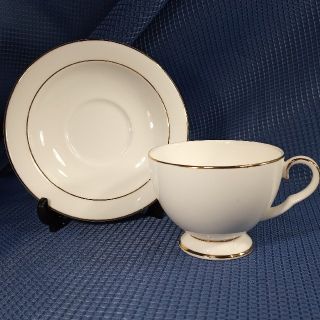 ロイヤルアルバート(ROYAL ALBERT)のロイヤルアルバート 極美品ballerina カップ&ソーサー(食器)