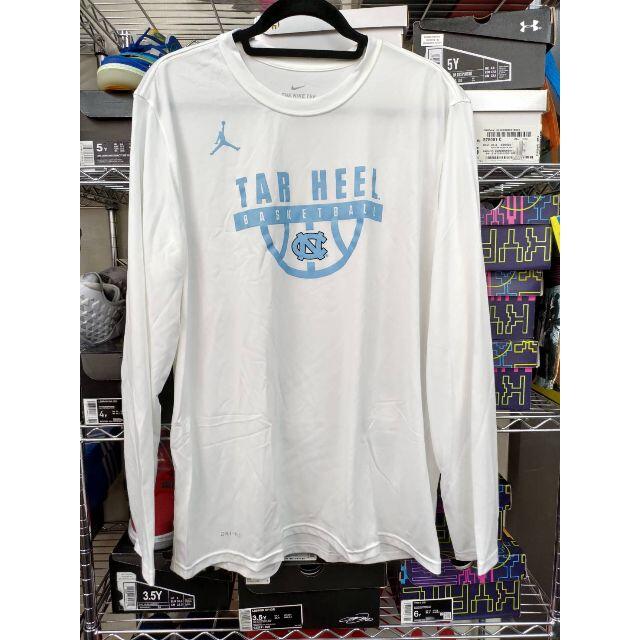 NIKE(ナイキ)のナイキ メンズ North Carolina ロンT 新品 XLサイズ メンズのトップス(Tシャツ/カットソー(七分/長袖))の商品写真