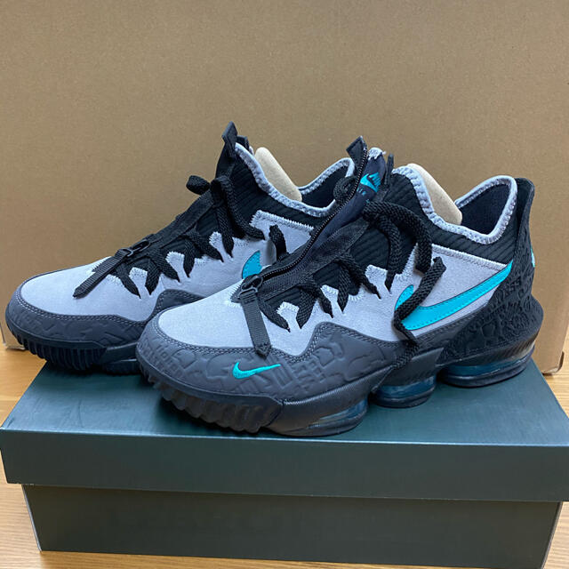 NIKE(ナイキ)のATMOS × NIKE LEBRON 16 CLEAR JADE メンズの靴/シューズ(スニーカー)の商品写真