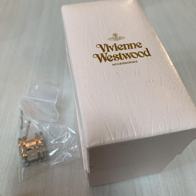 Vivienne Westwood(ヴィヴィアンウエストウッド)の箱つき　Vivienne Westwood 腕時計 レディース シルバー レディースのファッション小物(腕時計)の商品写真