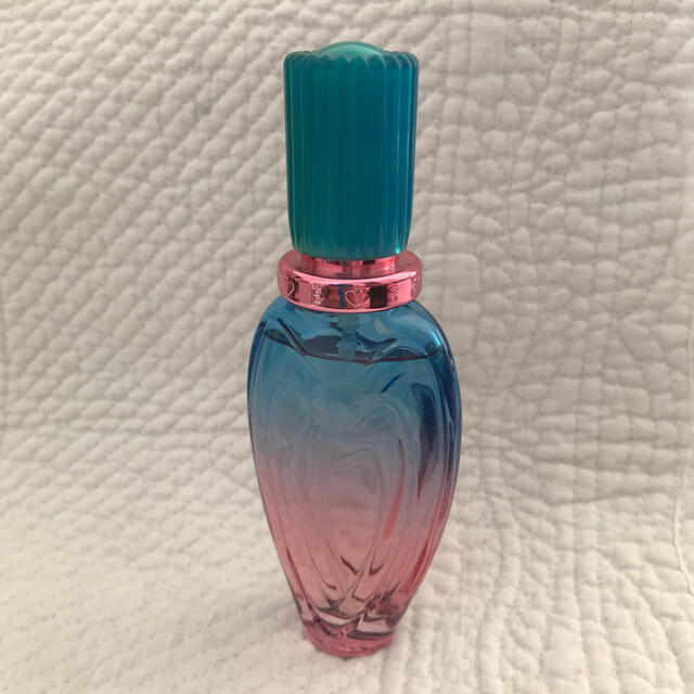 ESCADA(エスカーダ)のESCADA 香水　アイランドキッス30ml コスメ/美容の香水(香水(女性用))の商品写真