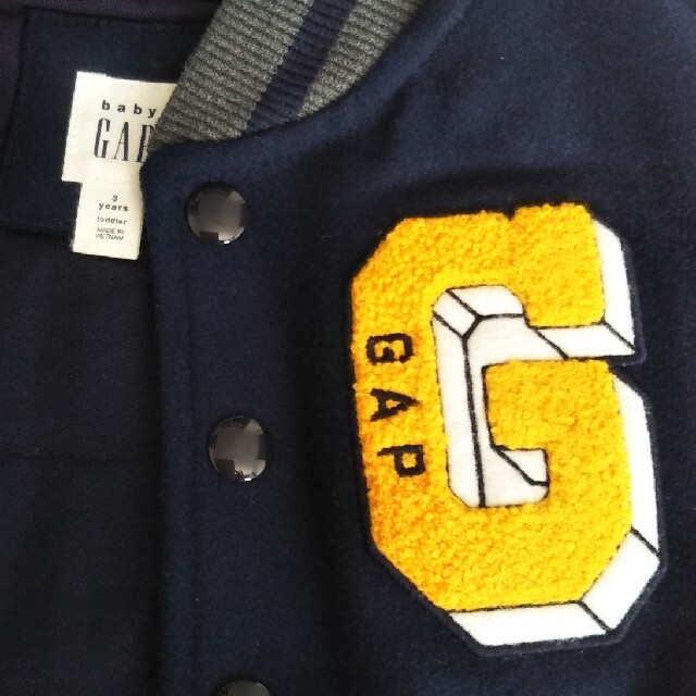 GAP(ギャップ)のＧＡＰネイビーブルゾン キッズ/ベビー/マタニティのキッズ服男の子用(90cm~)(ジャケット/上着)の商品写真