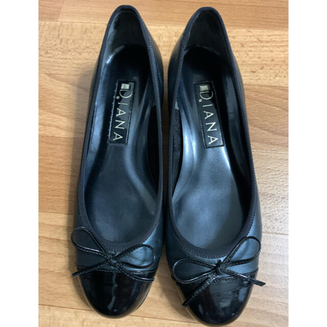 DIANA(ダイアナ)の専用✳︎美品✳︎ダイアナパンプス　黒22cm レディースの靴/シューズ(ハイヒール/パンプス)の商品写真