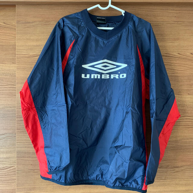 UMBRO(アンブロ)のUMBRO ウインドブレーカー スポーツ/アウトドアのサッカー/フットサル(ウェア)の商品写真