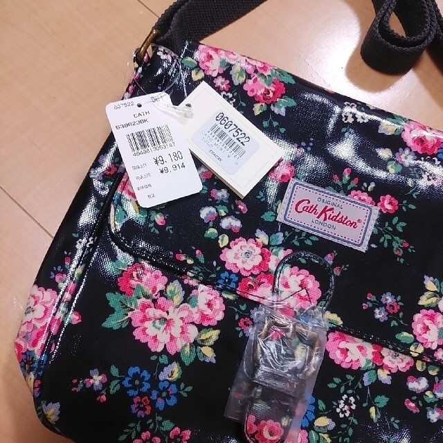 Cath Kidston(キャスキッドソン)のCath Kidston キャスキッドソン ショルダーバッグ 花柄 新品タグ付き レディースのバッグ(ショルダーバッグ)の商品写真