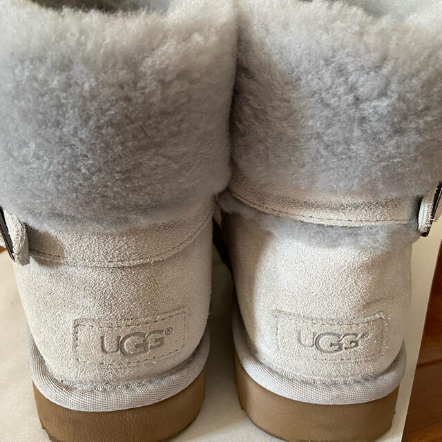 UGG(アグ)のe♡R様専用★UGGアグ★ムートンブーツ＊ライトグレー 24cm レディースの靴/シューズ(ブーツ)の商品写真