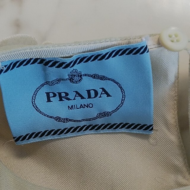 PRADA(プラダ)のPRADA　花　ワンピース レディースのワンピース(ひざ丈ワンピース)の商品写真