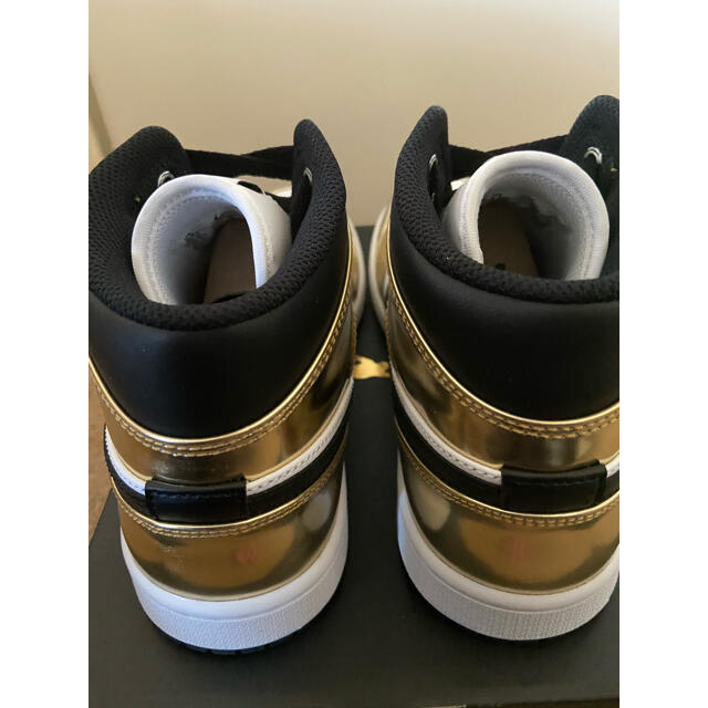 NIKE(ナイキ)のair jordan 1 mid metallic gold 27cm 海外のみ メンズの靴/シューズ(スニーカー)の商品写真