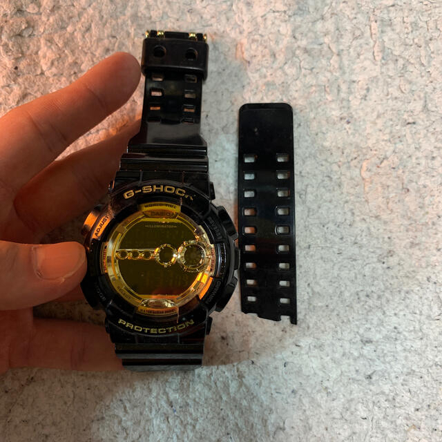 G-SHOCK(ジーショック)のG-SHOCK ブラック　ゴールド メンズの時計(腕時計(デジタル))の商品写真