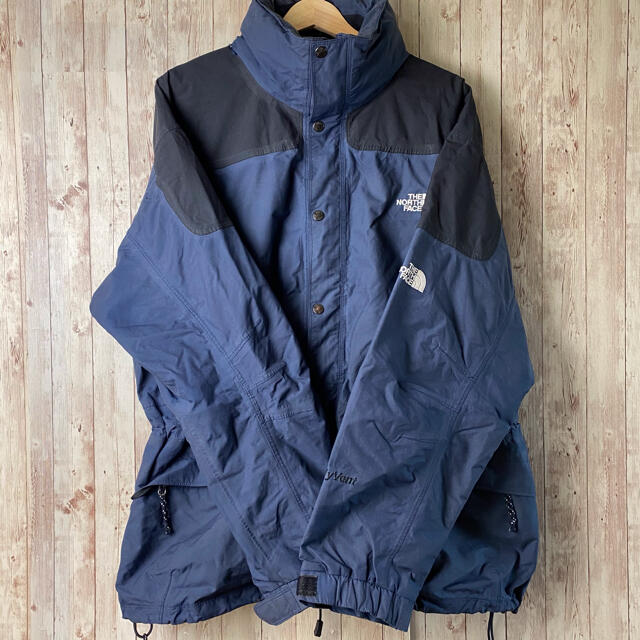 THE NORTH FACE(ザノースフェイス)のTHE NORTH FACE vintage マウンテンパーカー　ナイロン　人気 メンズのジャケット/アウター(マウンテンパーカー)の商品写真