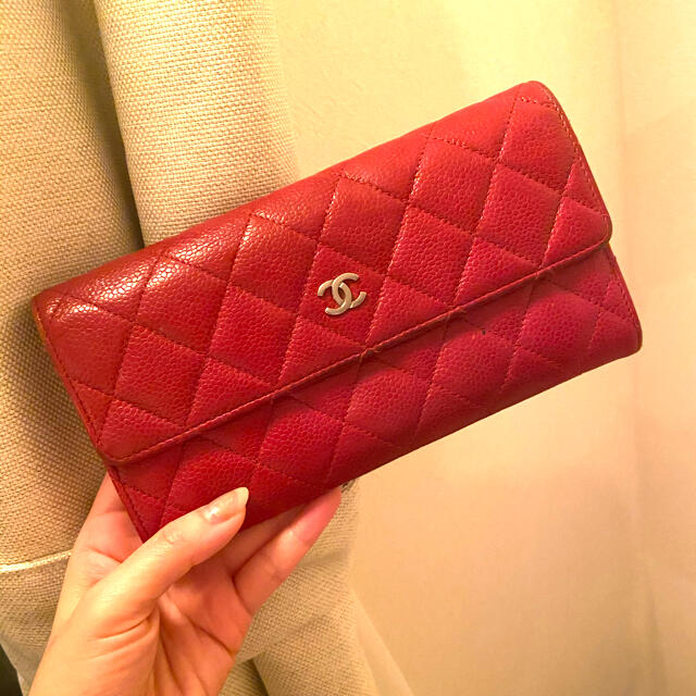 CHANEL(シャネル)のCHANEL シャネル　長財布　赤 レディースのファッション小物(財布)の商品写真