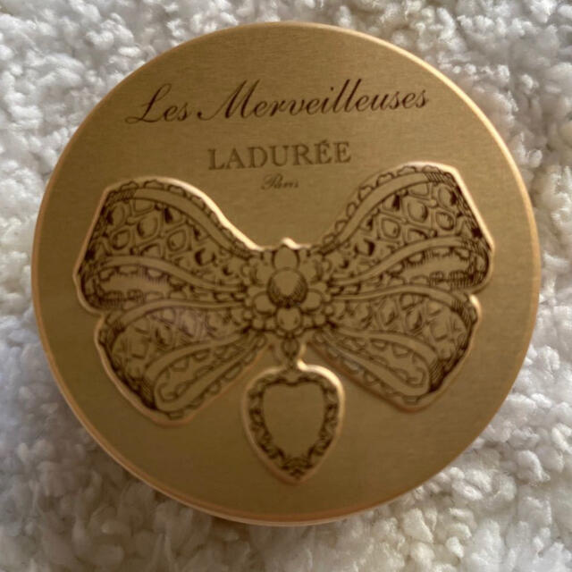 Les Merveilleuses LADUREE(レメルヴェイユーズラデュレ)の[新品未使用] レ・メルヴェイユーズ ラデュレ リップトリートメント　20g コスメ/美容のベースメイク/化粧品(リップグロス)の商品写真