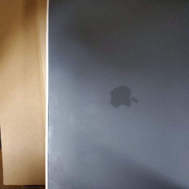 Apple(アップル)のMacbook Air M1 256GB シルバー　美品　使用わずか スマホ/家電/カメラのPC/タブレット(ノートPC)の商品写真