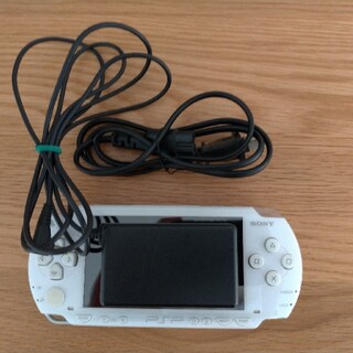 プレイステーションポータブル(PlayStation Portable)のPSP メモリースティックデュオ32MB付(携帯用ゲーム機本体)