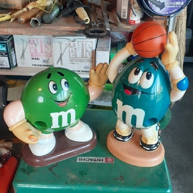 m&m