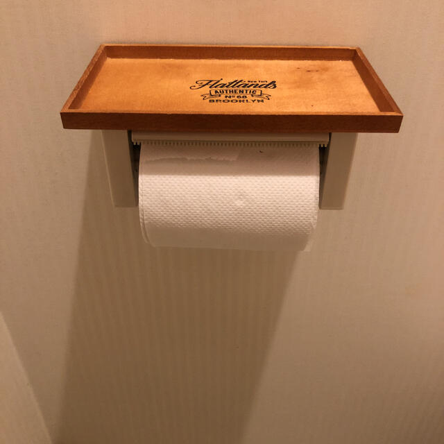 激安】 トイレットペーパーカバー麦わら帽子とくまちゃん ダメージデニム風×ブルー系 トイレットペーパーホルダーカバー