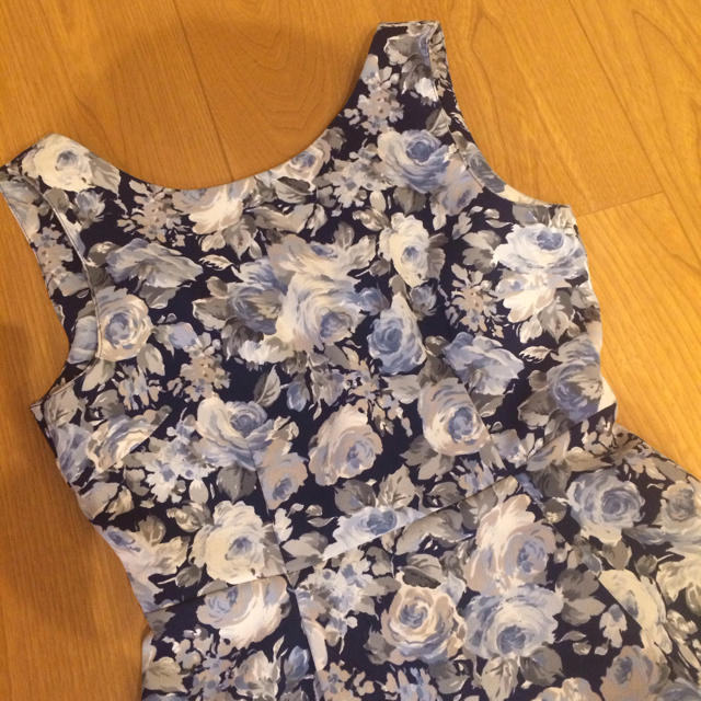 SALE/37%OFF】 新品、未使用 ワンピVICKYプッチ柄♡リエンダMIIA